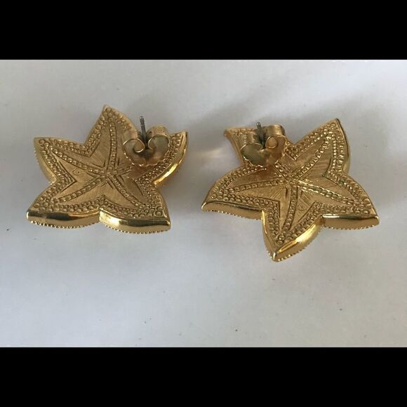 Star fish pierced earrings  - Picture 2 of 4